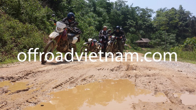 vietnam-big-group-motorbike-adventure-2